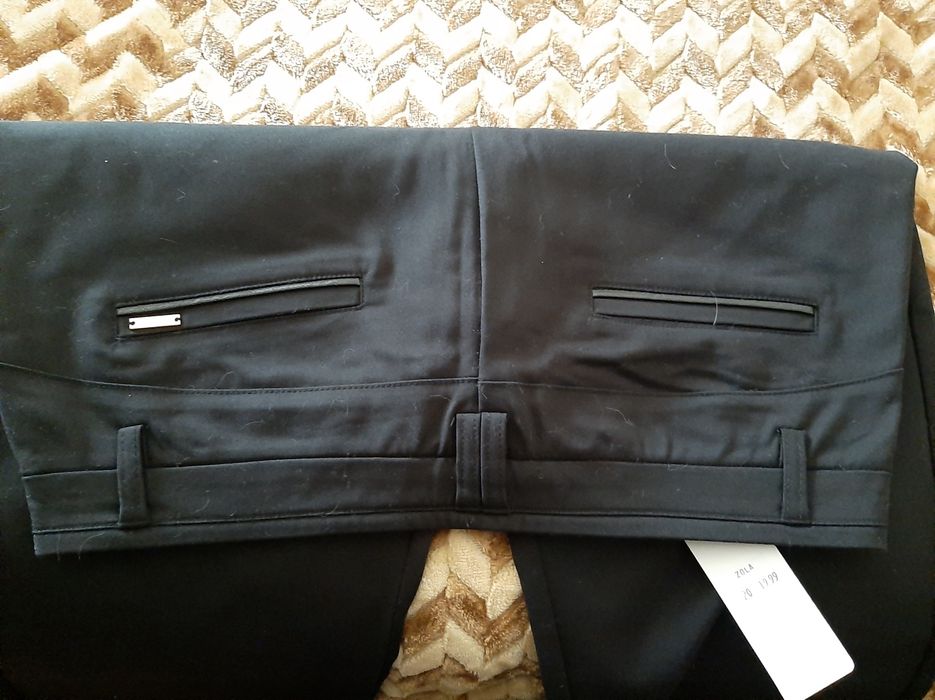 Calça preta modelo clássico ( novas) tam.xxl mas vestem pouco 10€