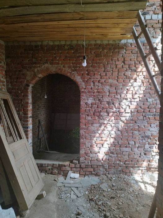 Продам будинок недобудова.