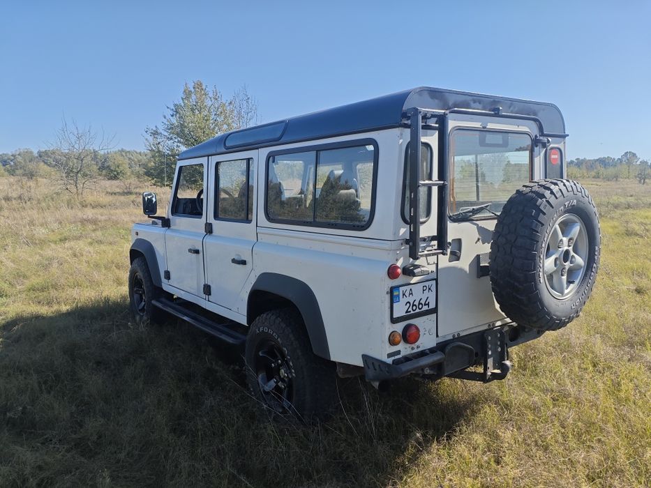 Land rover defender td5 2005 рік 9 місць