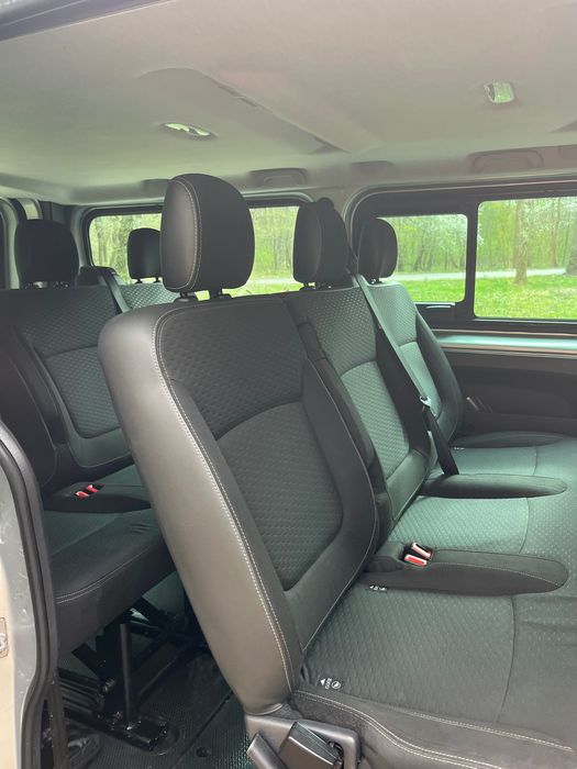 Wynajem busa 9-osobowego