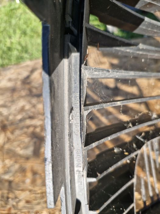 Gril atrapa zderzaka seat