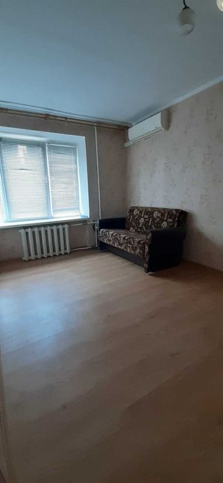 Продаж кімнати з ремонтом вул Нарбутівська