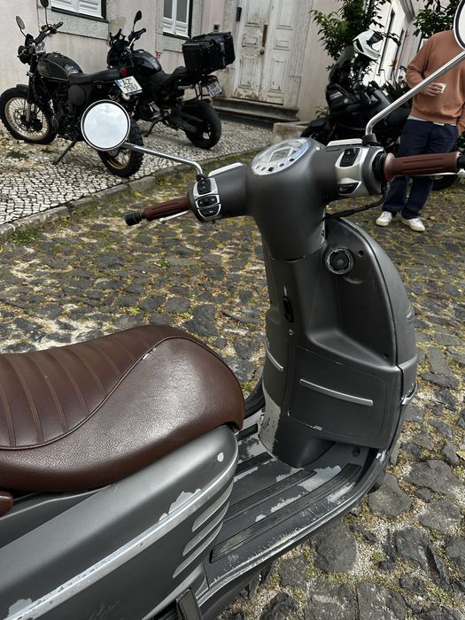 Scooter Peugeot Django 125