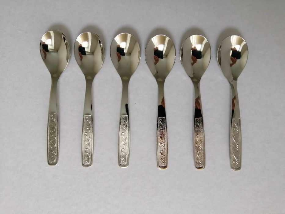 Столовые, десертные, чайные, кофейные ложки, вилки, ножи.