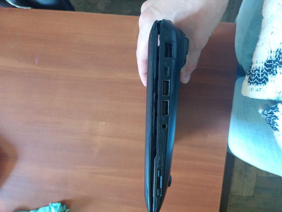 Нетбук діагональ 11