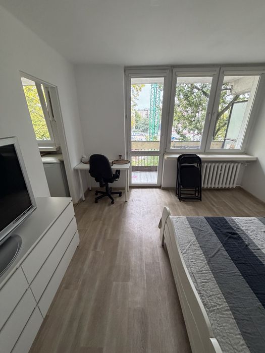 Jasna kawalerka  29 m2 Łódź śródmieście z dużym balkonem, okolice Placu Dąbrowskiego, centrum Łodzi, UMED, UŁ