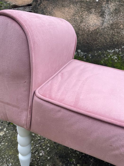 Banqueta rosa decorativa