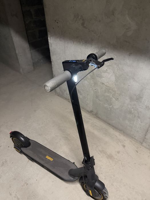 Електросамокат Ninebot kickscooter Max G30