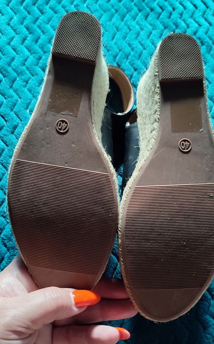 Sandały na koturnie r. 40 czarne