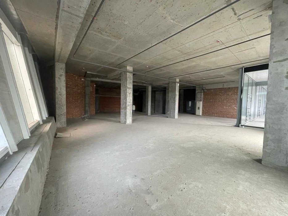 Оренда комерційного приміщення 812 м | ЖК Manhattan City | Без ремонту