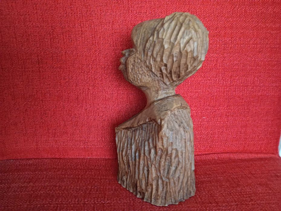 Busto africano em madeira africana tamanho grande 19cm