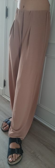 Calças largas da Zara, tam. S , cor terra