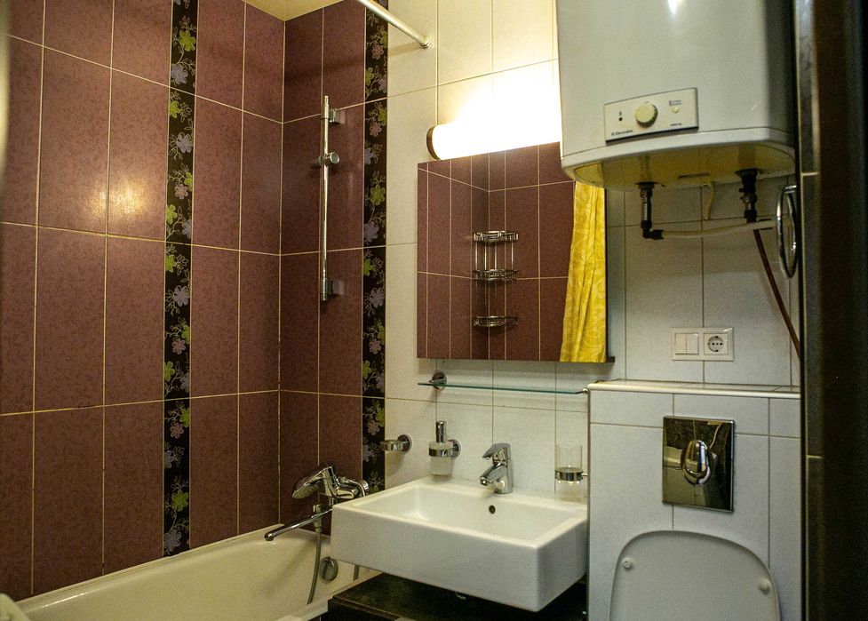 Сдам посуточно квартиру на Победе возле больницы ( понедельно)