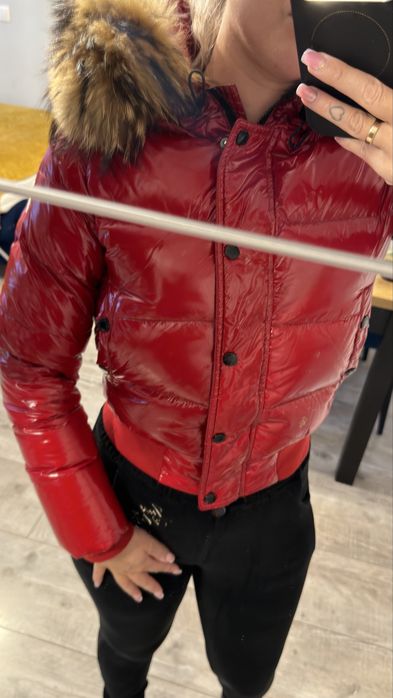 Kurtka Moncler czerwona