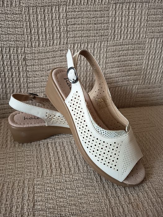 Eleganckie nowe sandały damskie