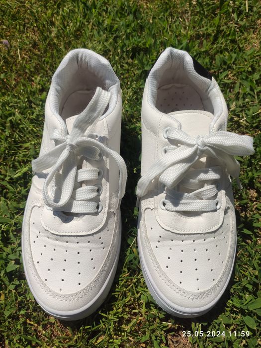 Кросовки ,мокасини