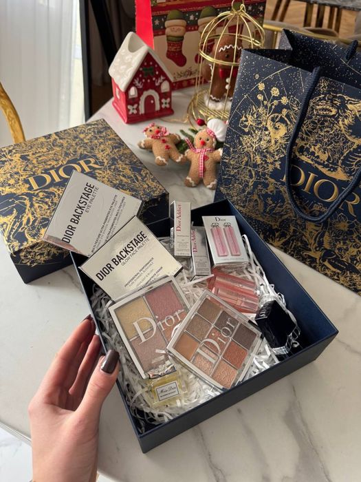 Продам набір косметики Dior