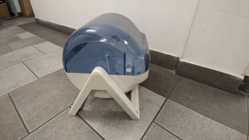 Podajnik na papier czyściwo