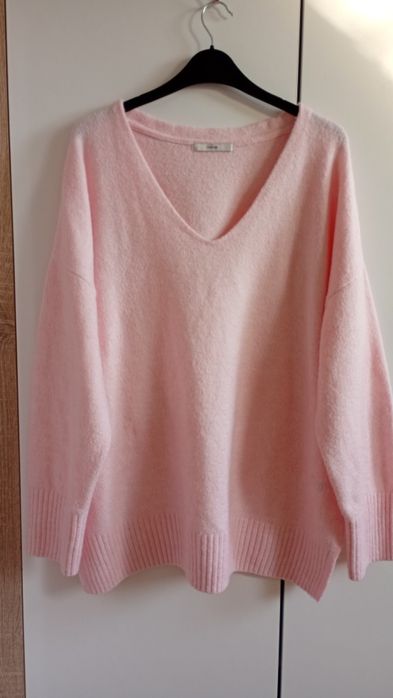 Jasnoróżowy sweter George L