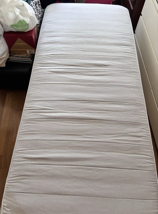 Cama Individual / Sommier  Lyngör. 90x200 com colchão
