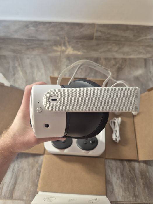 Окуляри віртуальної реальності Meta Quest 3S 128GB