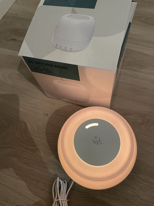 Dyfuzor olejków eterycznych, zapachowy LED z zegarem 600 ml