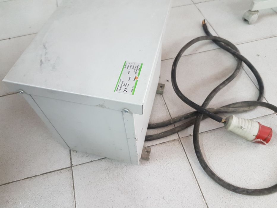 220VAC / 110VAC Transformer64751219823491121