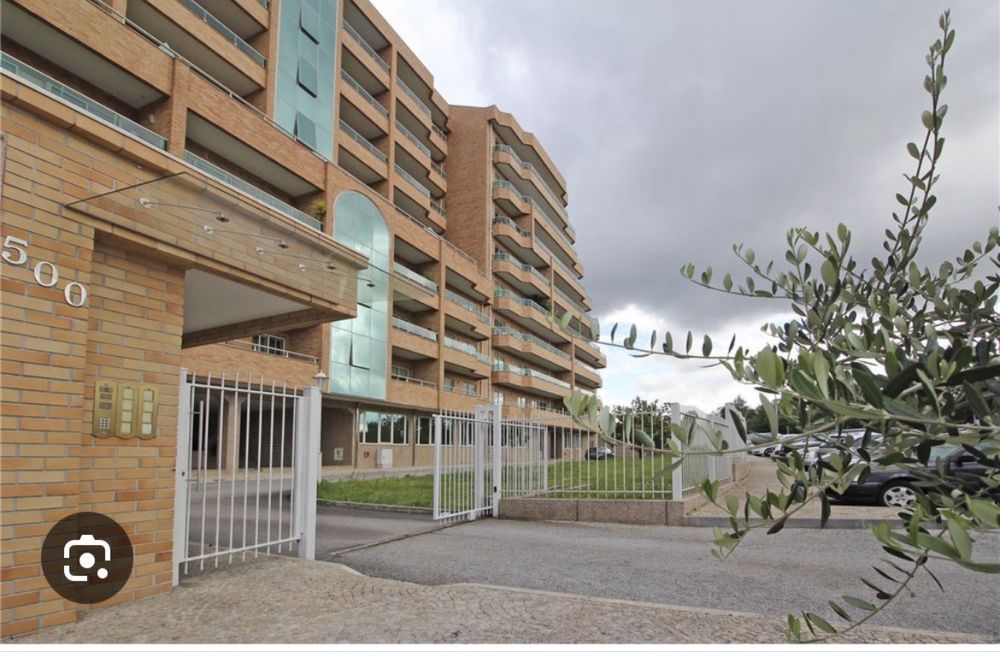 Vende-se Apartamento T3 condominio Mirante da Portela