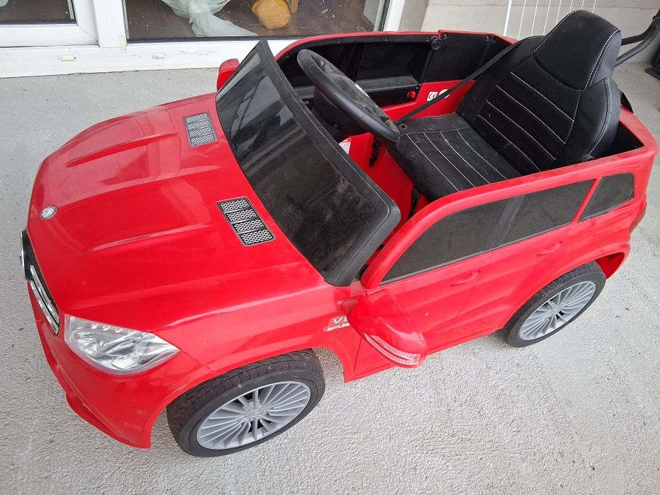 Samochód Mercedes na akumulator