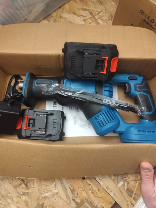 Piła szablasta ,liśi ogon,akumulatorowa