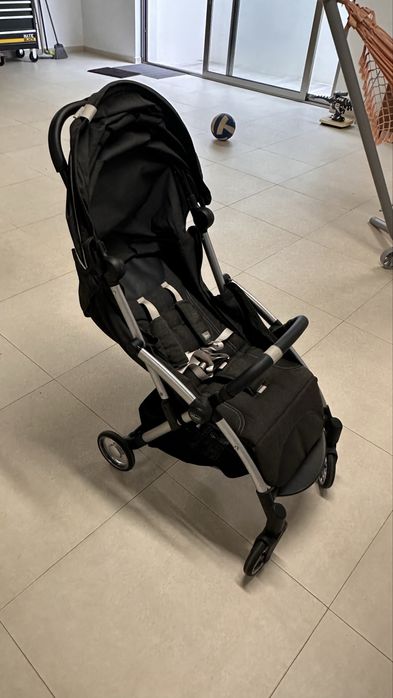 Carro, cadeira de refeições e banheira de bebe