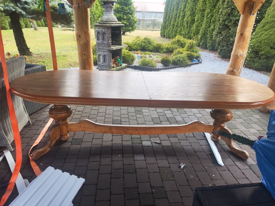 Stół drewniany solidny