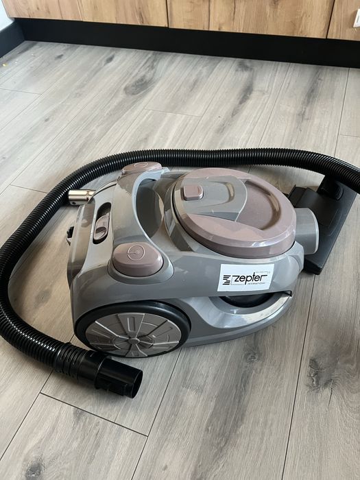 Новый пылесос zepter