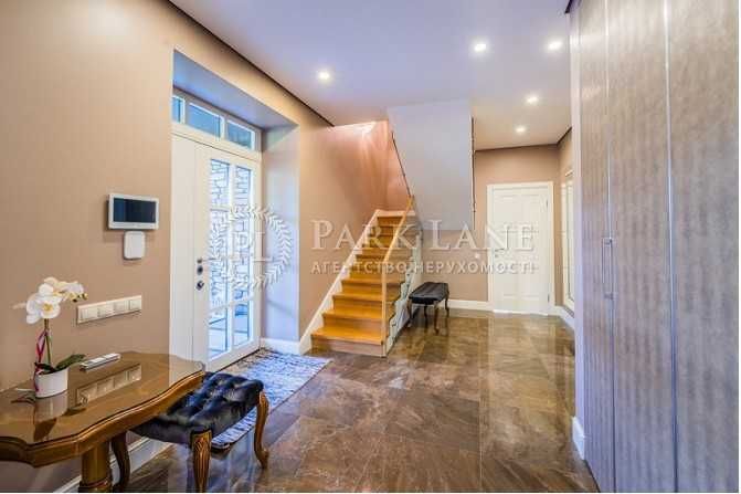 Березівка. КМ Козирна Карта. Будинок з дуже гарним ремонтом.