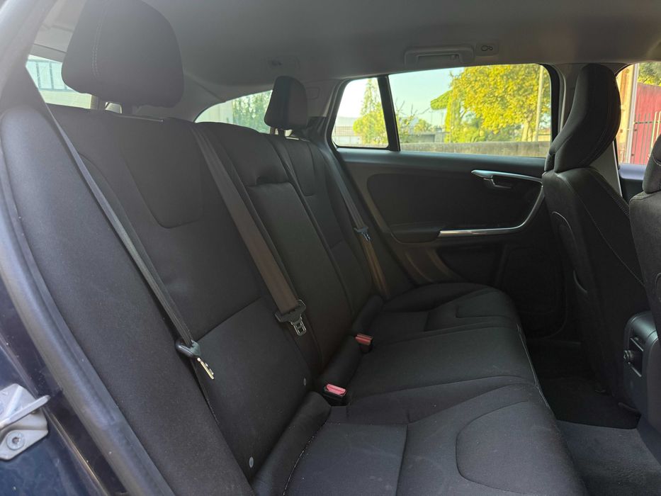 Volvo V60 1.6D Geartronic (auto)