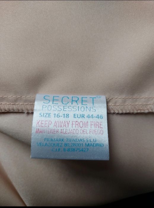 Satynowy szlafrok Secret Possessions pudrowy beż  koronka 44 46