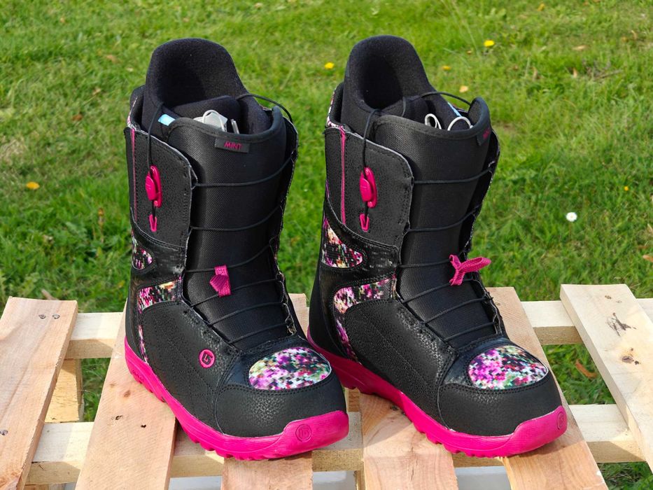 Nowe Burton Mint Pixel r. 41 26 cm - buty snowboardowe