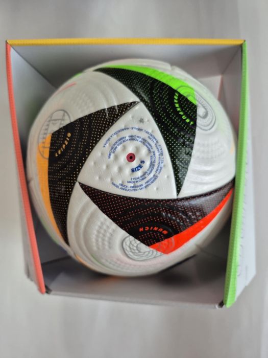 Piłka meczowa Adidas Euro2024 Fussballiebe
