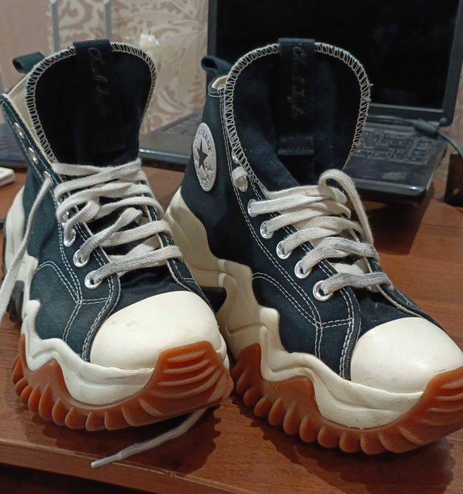 Стильне жіноче взуття