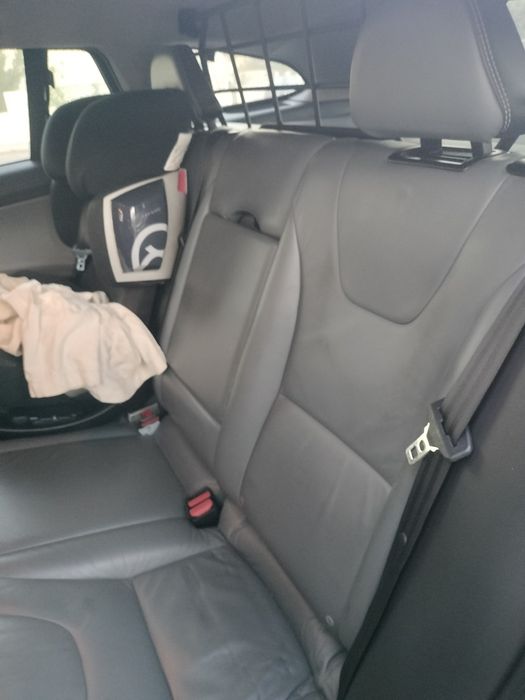 Volvo V60 D6 Plug-in Hybrid AWD (Diesel-Elétrico) – Full Extras