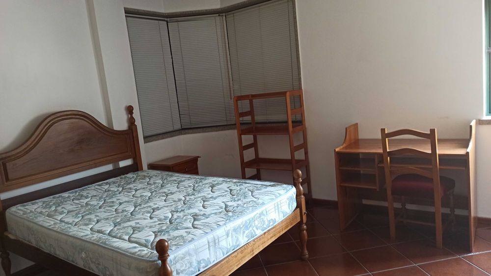 Quartos disponíveis, Guarda
