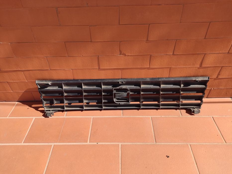 Grelha frontal SEAT Ibiza MK1