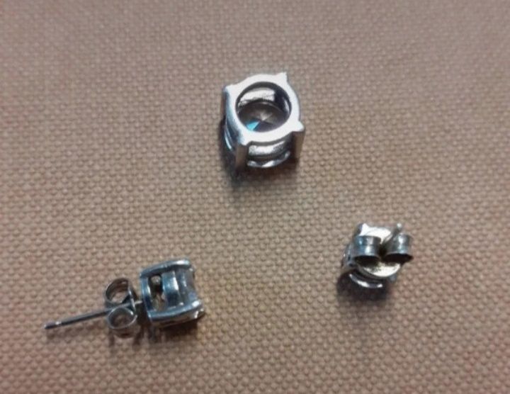 Srebrne kolczyki i zawieszka z cyrkoniami