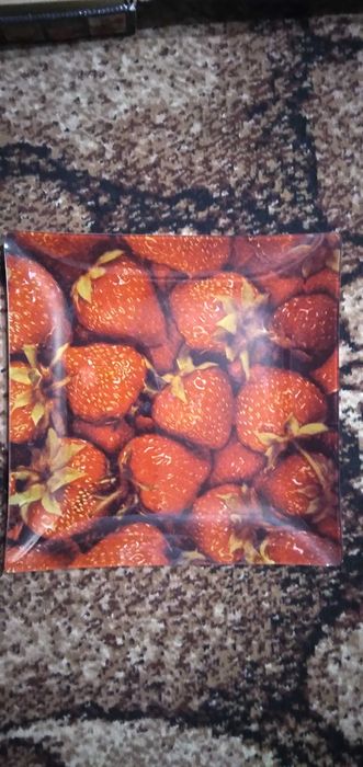 Продам  набор тарелок в коробке