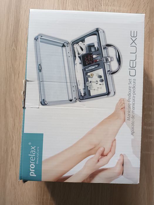 Zestaw do manicure I pedicure.