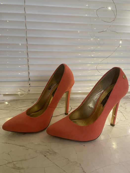 Жіночі туфлі на підборах