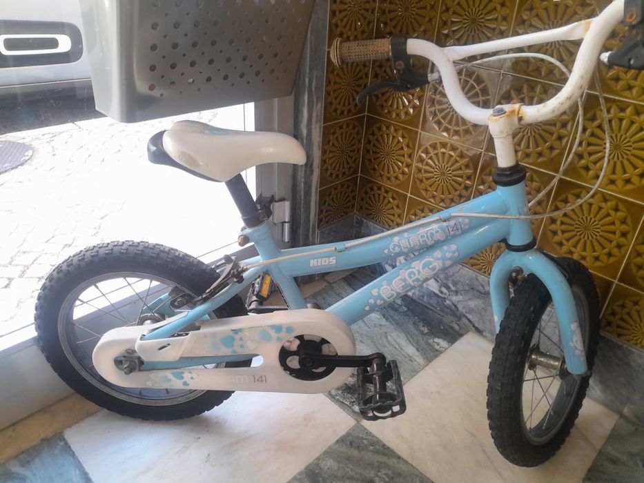 Bicicleta crianca + patins em linha 20€