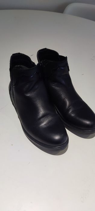 Botas de senhora em ótimo estado
