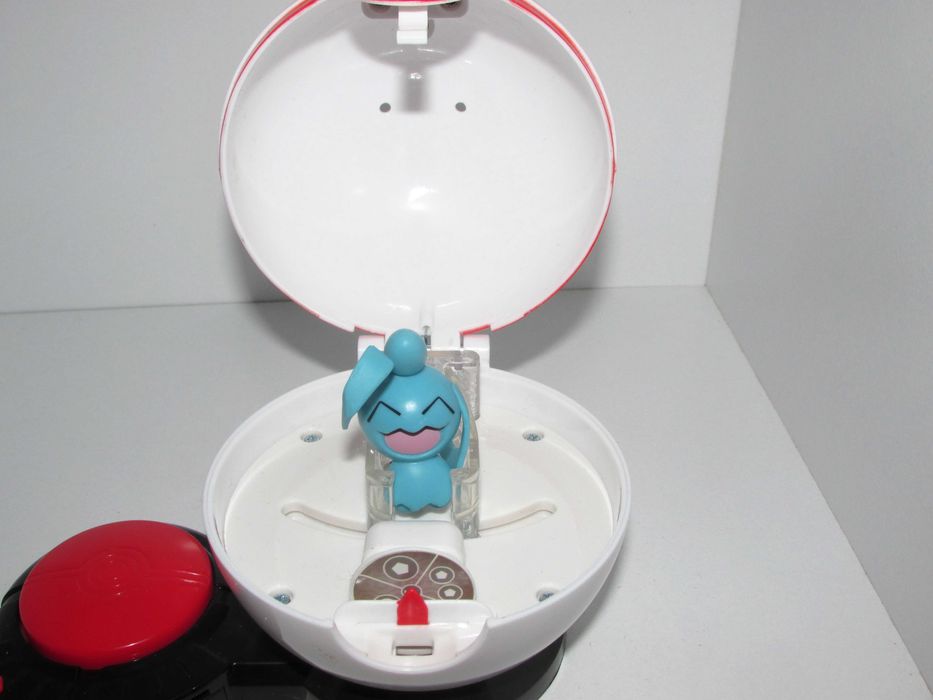 Wynaut + Premier Ball Pokémon Surprise Attack Game, SA1664729422406529121