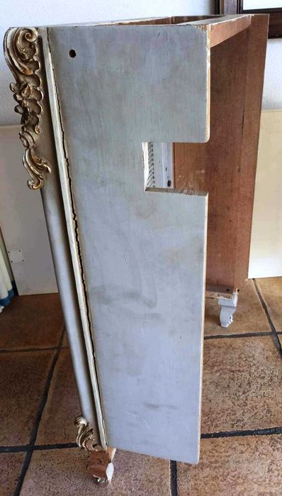 Armários/Estruturas de madeira p tapar/proteger RADIADORES